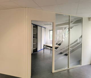 Bureau privé 16 m² 4 postes Coworking Rue Maurice Flandin Lyon 69003 - photo 2